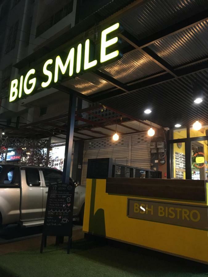 Big Smile Hostel Bangkok Exterior foto